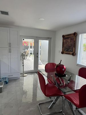 Dining room, Interior, Recessed Lighting