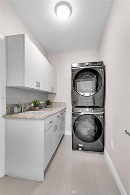 Interior, Kitchen, Utility Closets, Washer
