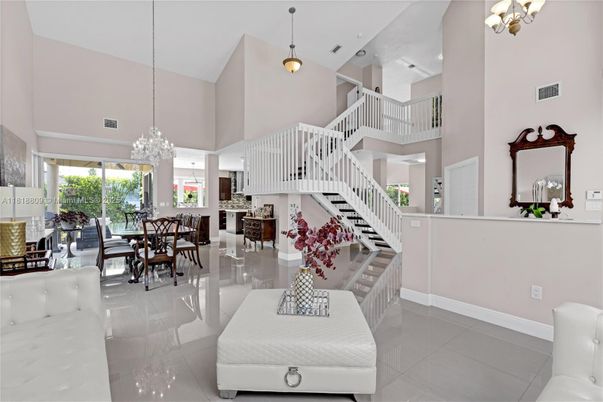 Chandelier, Dining room, Fireplace, Interior, Pendant Lights