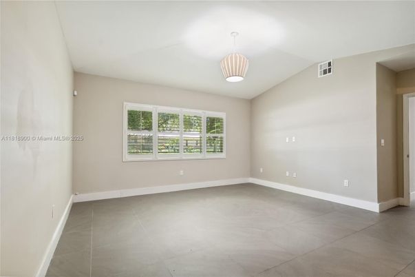 Empty room, Interior, Pendant Lights