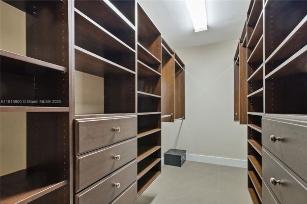 Interior, Walk-in Closets