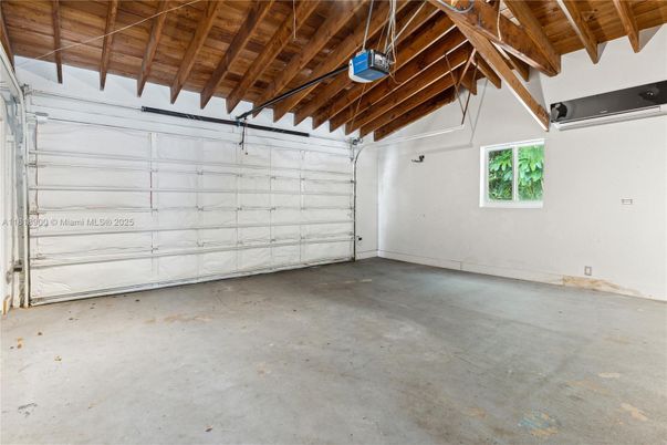 Garage, Interior, Wooden Beams, Wooden Ceilings