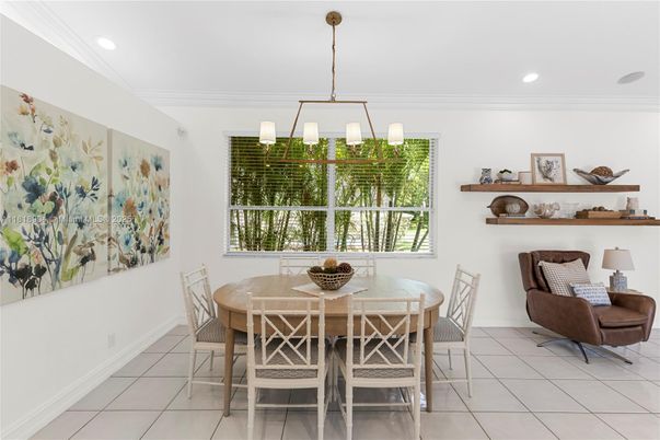 Dining room, Interior, Pendant Lights, Recessed Lighting