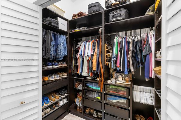 Interior, Walk-in Closets