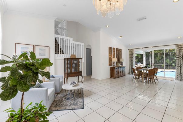 Chandelier, Dining room, Interior, Living room, Recessed Lighting