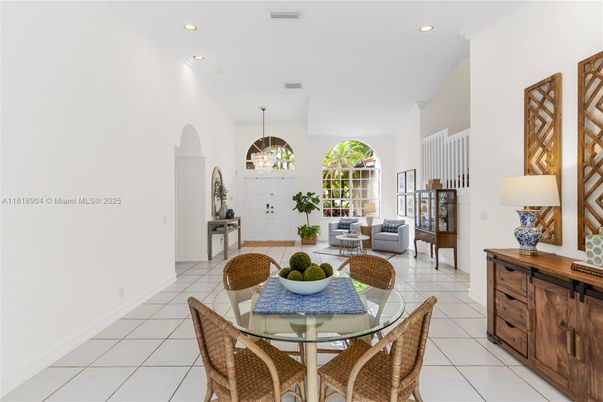Dining room, Interior, Living room, Pendant Lights, Recessed Lighting