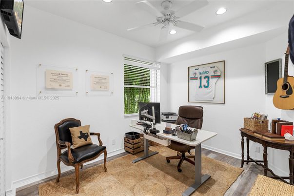 Home Office, Interior, Recessed Lighting, Wood Texture Flooring