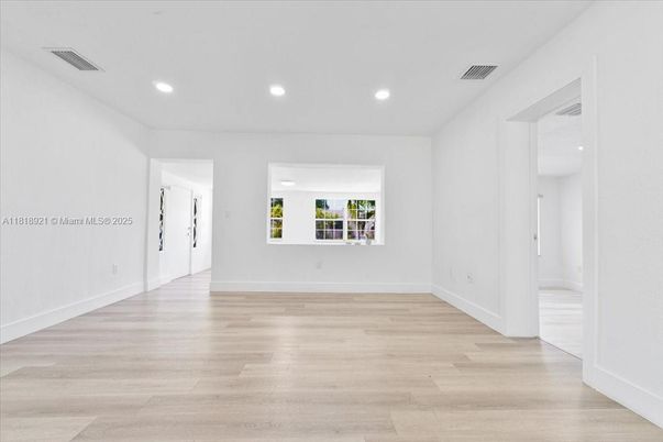 Empty room, Interior, Recessed Lighting, Wood Texture Flooring