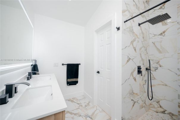 Bathroom, Interior, Marble, Marble Walls