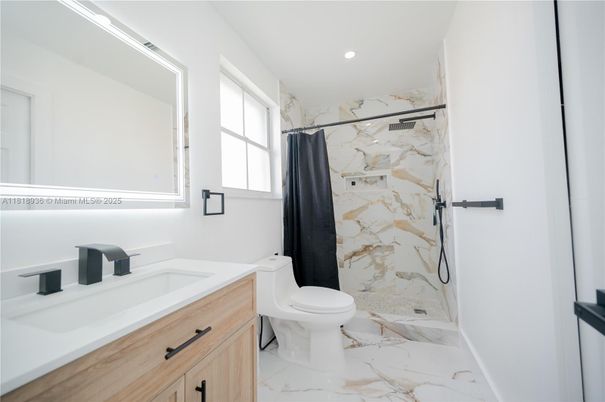 Bathroom, Interior, Marble, Marble Walls, Recessed Lighting