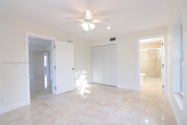 Bathroom, Empty room, Interior, Recessed Lighting