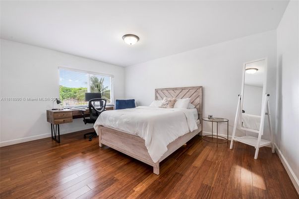Bedroom, Home Office, Interior, Wood Texture Flooring
