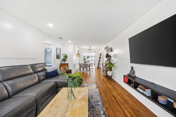 Dining room, Interior, Living room, Recessed Lighting, Wood Texture Flooring
