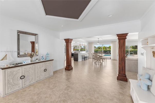 Dining room, Interior, Pendant Lights, Recessed Lighting