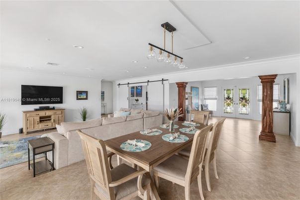 Dining room, Interior, Living room, Pendant Lights, Recessed Lighting