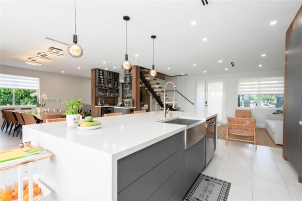 Dining room, Interior, Kitchen, Pendant Lights, Recessed Lighting
