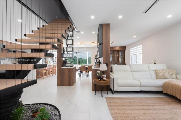 Dining room, Interior, Living room, Pendant Lights, Recessed Lighting