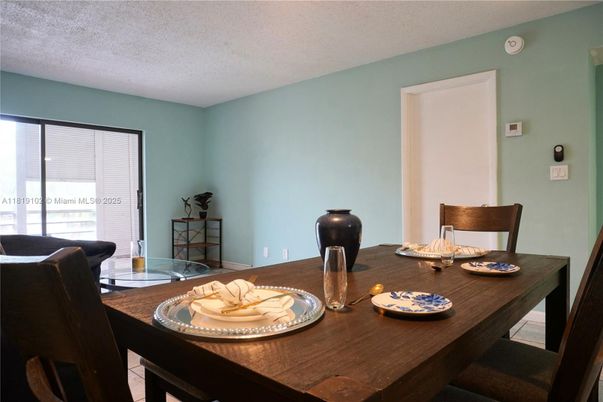 Dining room, Interior
