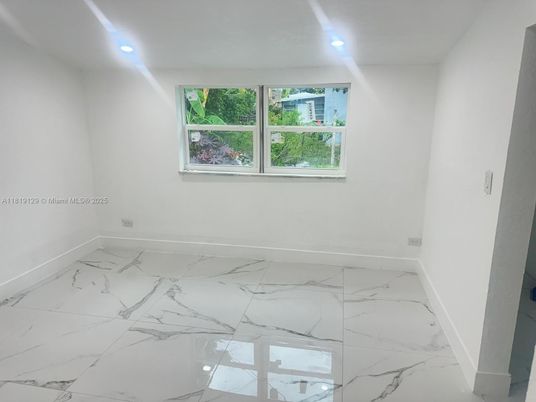 Empty room, Interior, Marble, Recessed Lighting