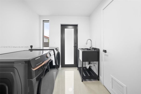 Interior, Washer