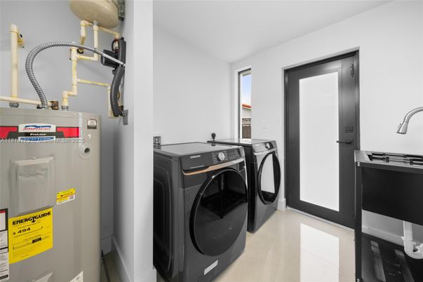 Interior, Washer