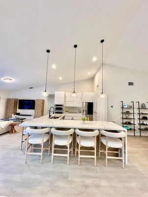Dining room, Interior, Kitchen, Pendant Lights, Recessed Lighting, Wood Texture Flooring