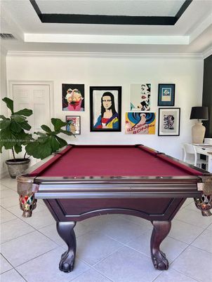 Billiard Table, Game Room, Interior