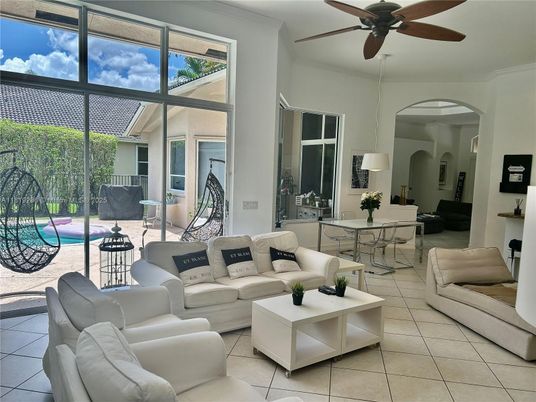 Interior, Living room, Pendant Lights