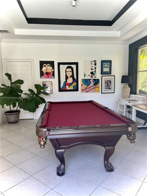 Billiard Table, Game Room, Interior