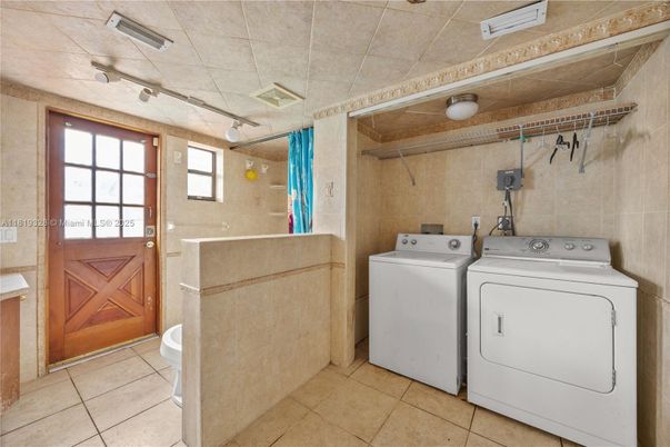 Interior, Utility Closets, Washer