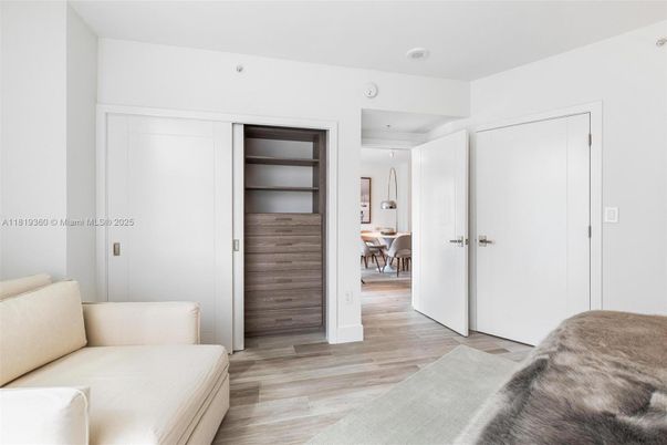 Interior, Pendant Lights, Wood Texture Flooring