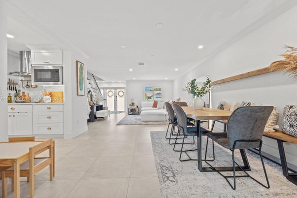 Dining room, Interior, Kitchen, Living room, Recessed Lighting