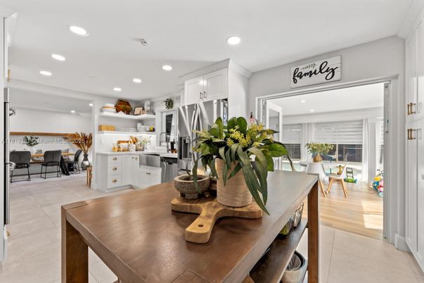 Dining room, Interior, Kitchen, Recessed Lighting, Stainless Steel Appliances, Wood Texture Flooring