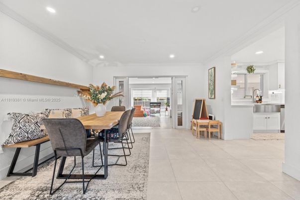 Dining room, Interior, Recessed Lighting, Wooden Beams