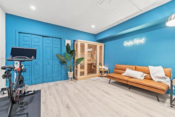 Fitness Equipment, Interior, Recessed Lighting, Wood Texture Flooring