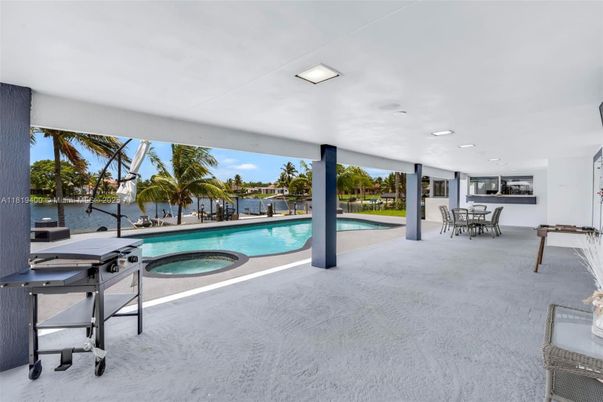 Dining room, Interior, Pool, Recessed Lighting, Sun Room, Water
