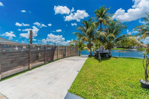 Backyard, Exterior, Water