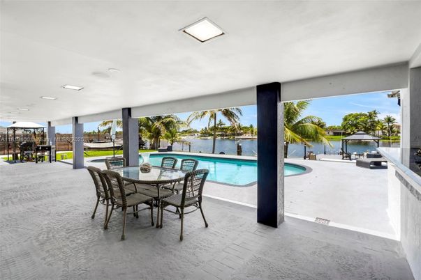 Exterior, Pool, Recessed Lighting, Water