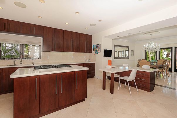 Chandelier, Dining room, Interior, Kitchen, Recessed Lighting