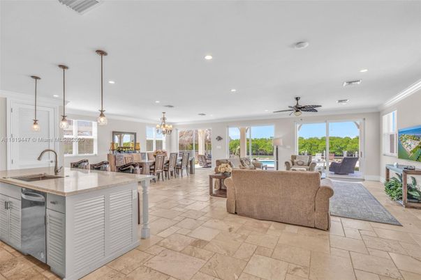 Chandelier, Dining room, Interior, Kitchen, Living room, Pendant Lights, Recessed Lighting