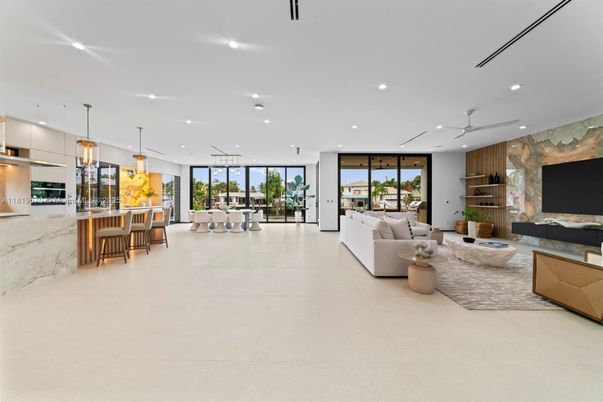 Interior, Kitchen, Living room, Pendant Lights, Recessed Lighting, Stainless Steel Appliances