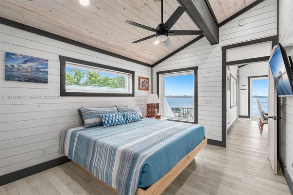 Bedroom, Interior, Water, Wooden Ceilings, Wood Texture Flooring