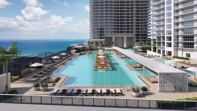 Exterior, Pool, Water