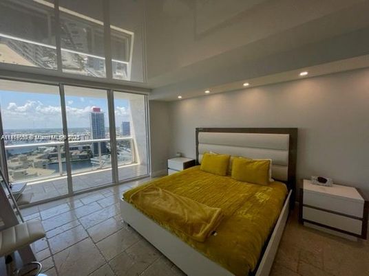 Bedroom, Interior, Recessed Lighting, Water
