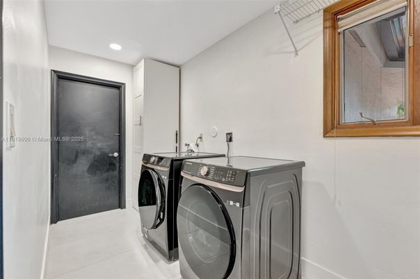 Interior, Recessed Lighting, Washer