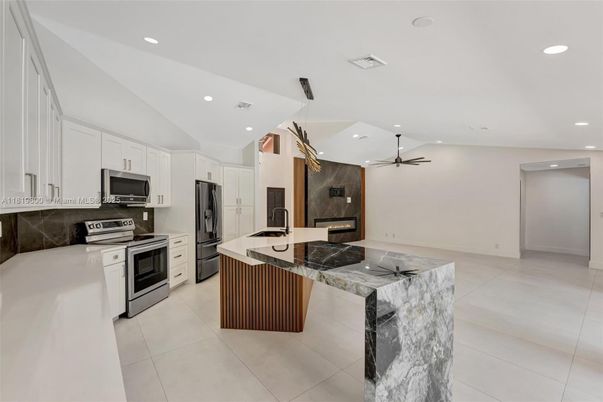 Interior, Kitchen, Pendant Lights, Recessed Lighting, Stainless Steel Appliances