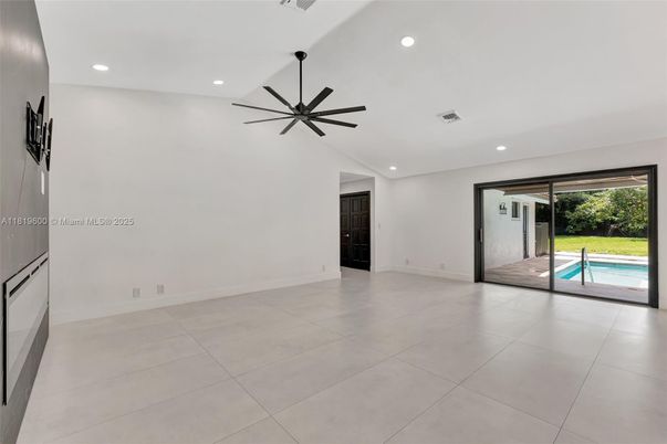 Empty room, Interior, Pendant Lights, Recessed Lighting