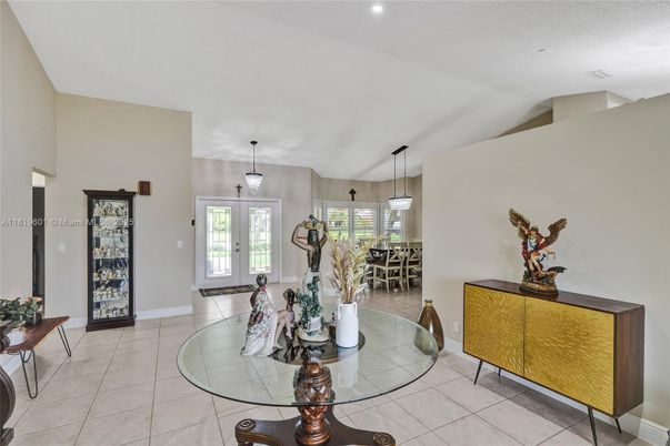 Dining room, Interior, Pendant Lights, Recessed Lighting