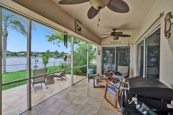 Interior, Sun Room, Water