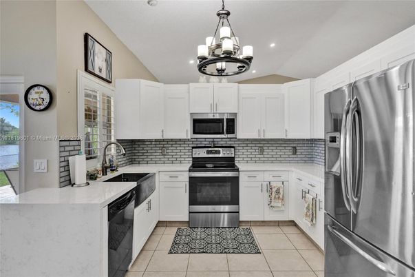 Interior, Kitchen, Pendant Lights, Recessed Lighting, Stainless Steel Appliances